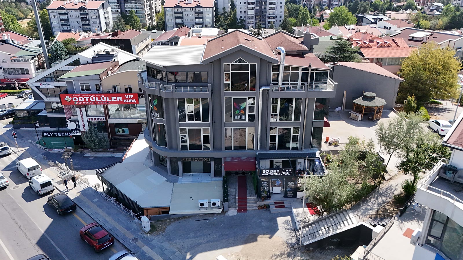 Ümitköy Kız Öğrenci Yurdu — köşe binanın cephesi